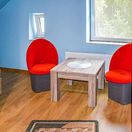 Lägenhet 3 Bedroom Beautiful In Biskupiec *