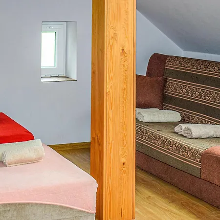 3 Bedroom Beautiful In Biskupiec Lägenhet