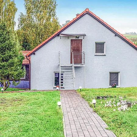 3 Bedroom Beautiful In Biskupiec Lägenhet